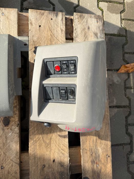 Konsola Nissan Cabstar / Nissan Maxity  KPK251-11