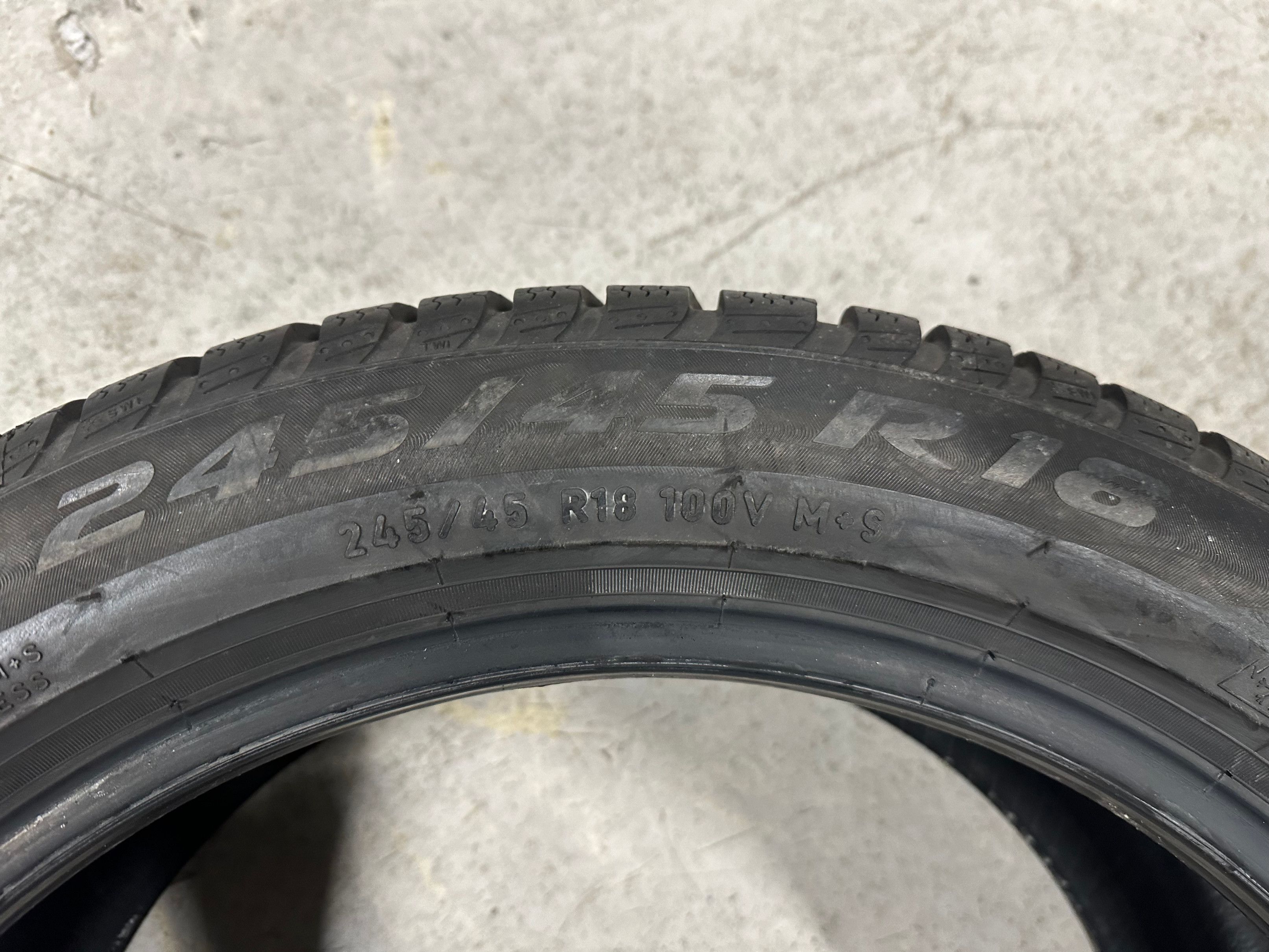 Opony Pirelli Sottozero 3 -  245/45/18 RSC