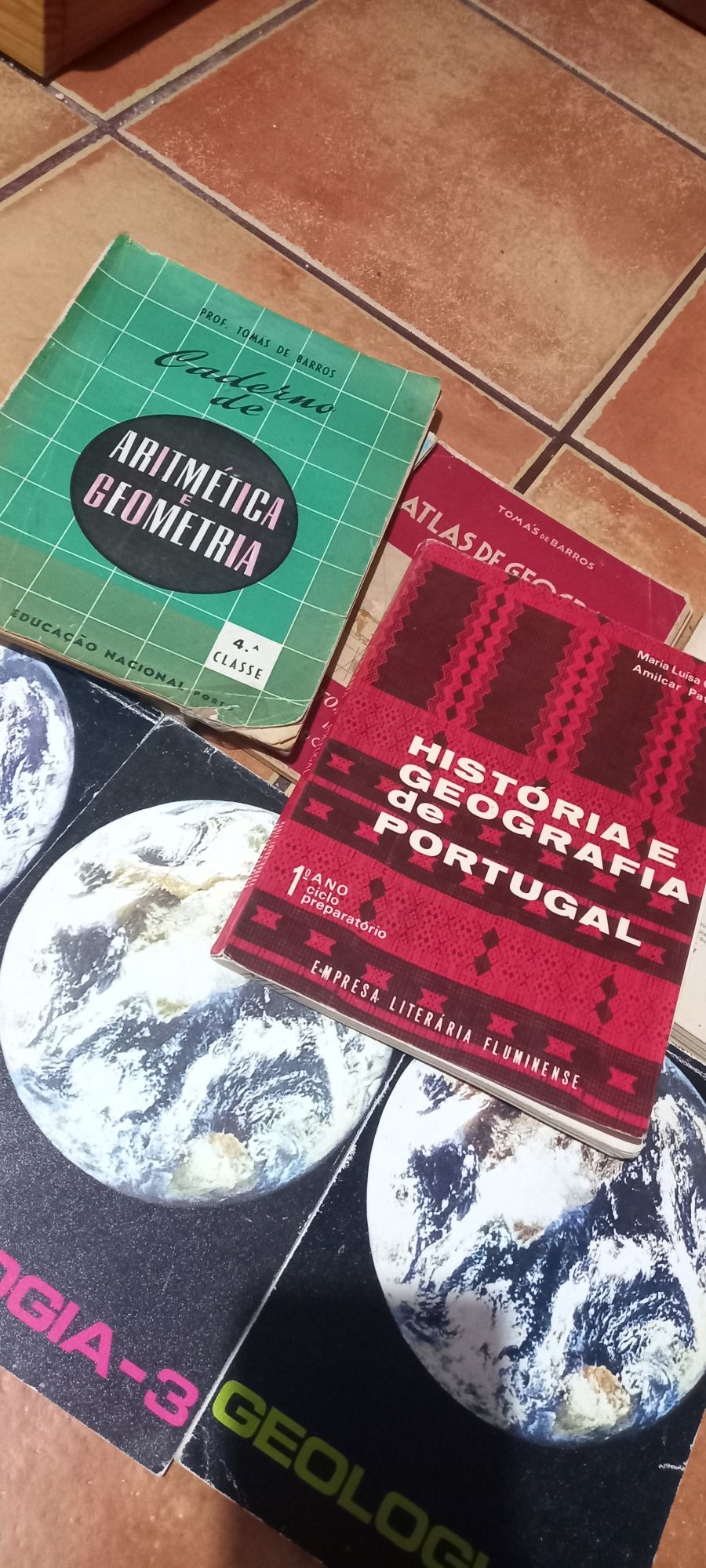 Manuais escolares antigos vintage para colecionadores