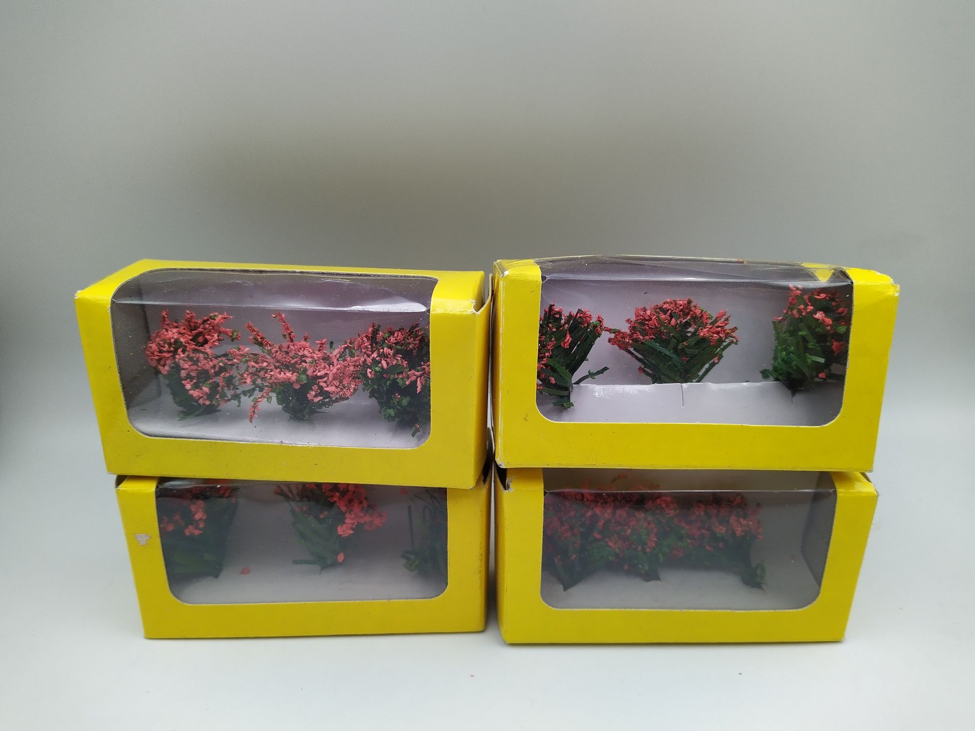 Krzaki krzaczki 4 sztuki makieta diorama kolejka Eaglemoss 1:87 H0