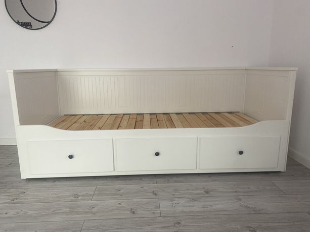 Łóżko-Hennes-Ikea