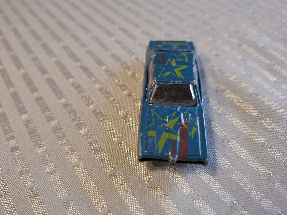 Model samochodu skala 1:64