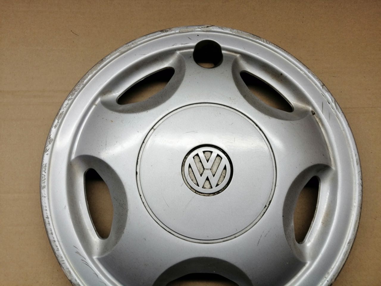 Kołpak 13 do VW POLO 87-93 rok. Jedna sztuka.