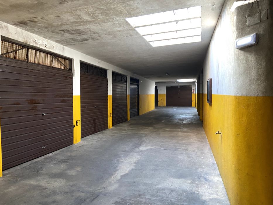 Garagem fechada / box