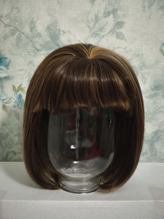 Продаю парики каре