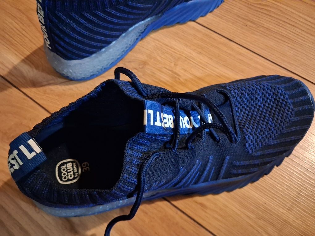 Buty chłopięce  39
