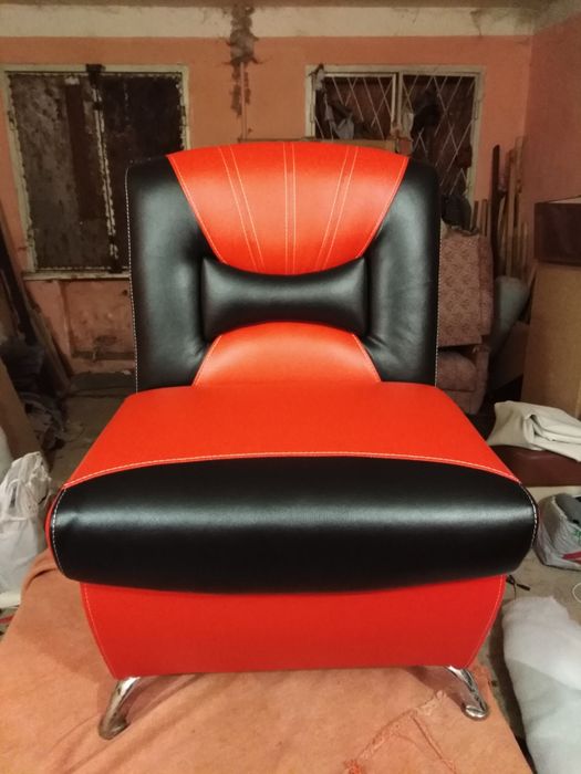 ЗВОНИТЕ РАБОТАЮ!Ремонт перетяжка мебели.Диваны,кресла, стулья, уголки.