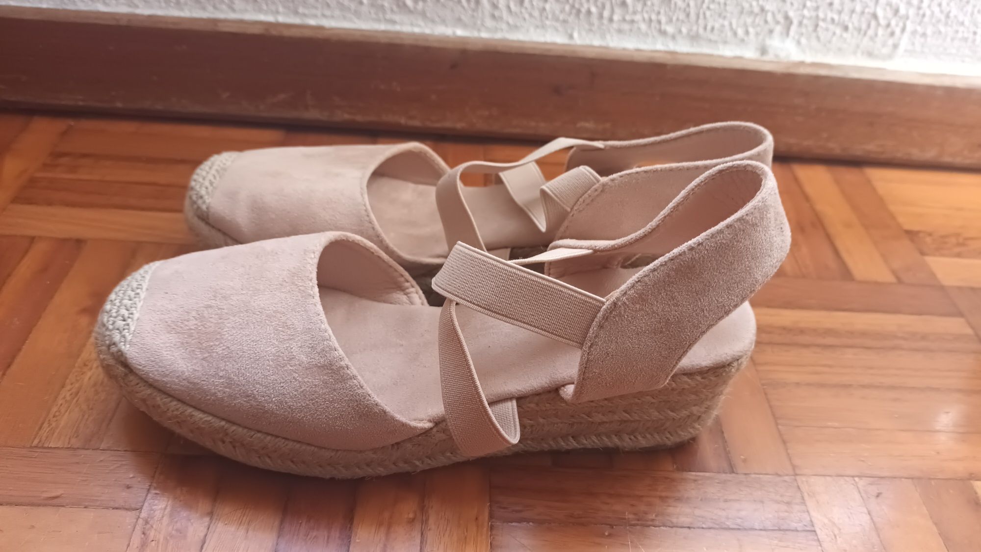 3 pares - Chinelos e sapatos de verão