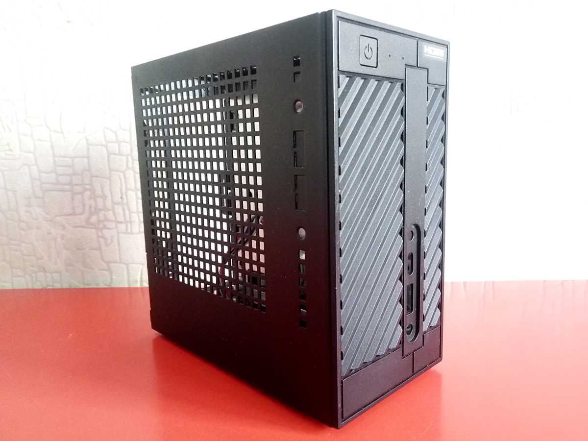 корпус Mini-STX формата ASRock DeskMini