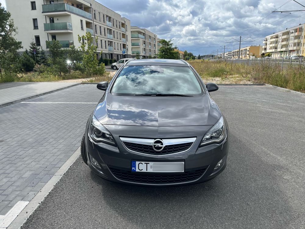 Opel Astra j IV sports tourer 1.4T 120KM Bezwypadkowy 1 wł