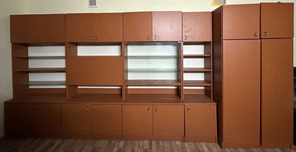 Dwa komplety meblościanek z czasów PRL