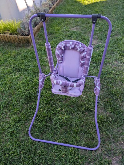 Huśtawka dla małego dziecka, wolnostojąca.