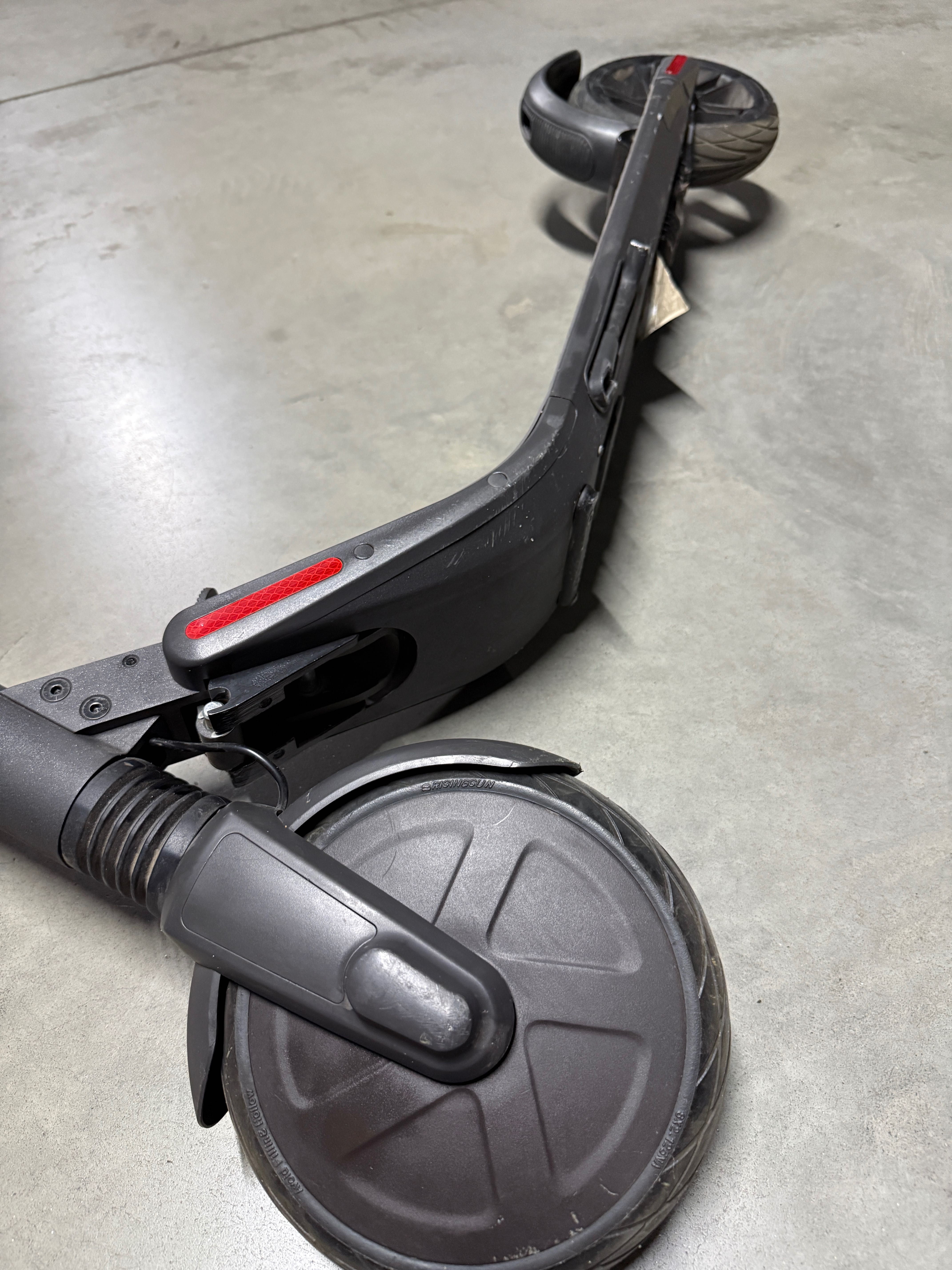 Електросамокат Ninebot by Segway KickScooter ES4
