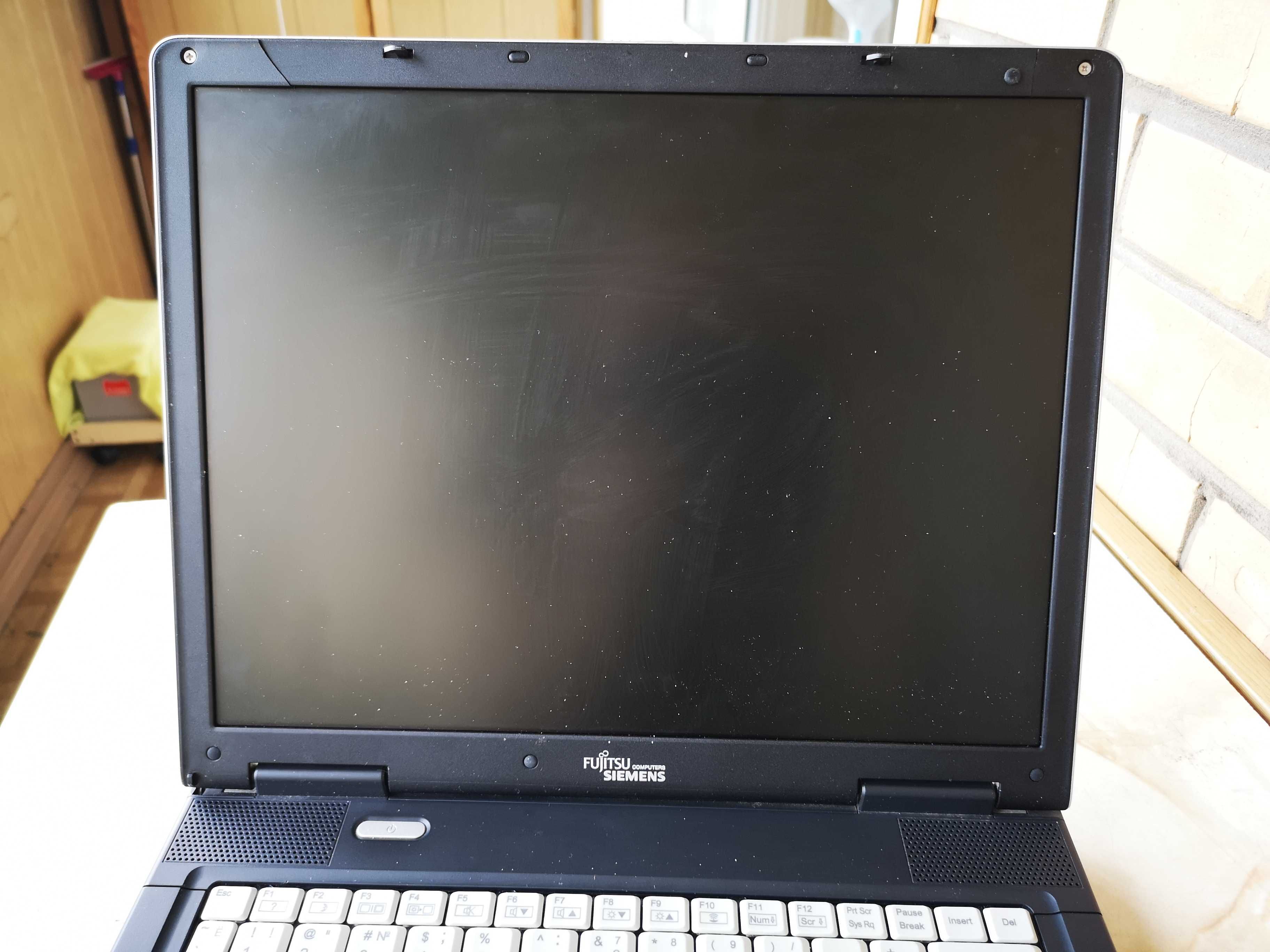 Ноутбук Fujitsu Siemens AMILO PRO V2040