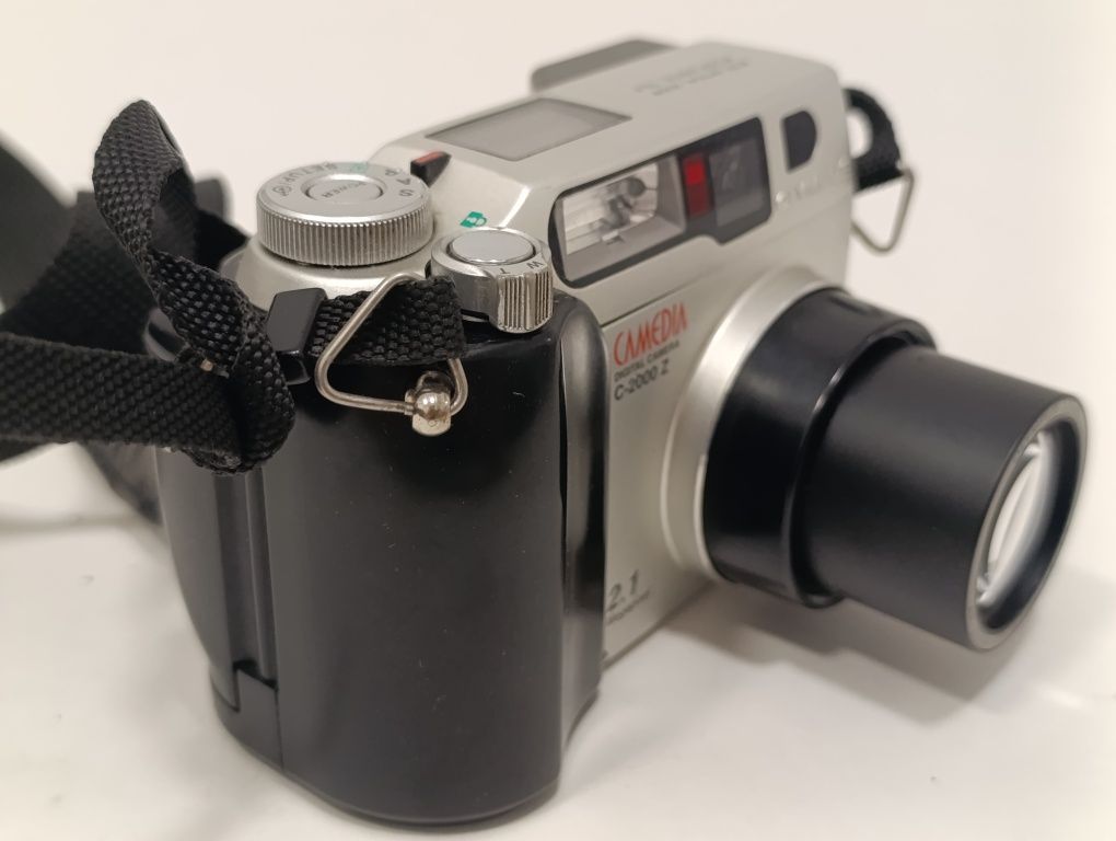 Aparat cyfrowy OLYMPUS C-2000 2mp f/2.0 MANUAL vintage retro CCD 100%