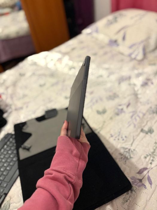 Tablet Lenovo de 10 Polegadas . Oferta de teclado e 2 capas