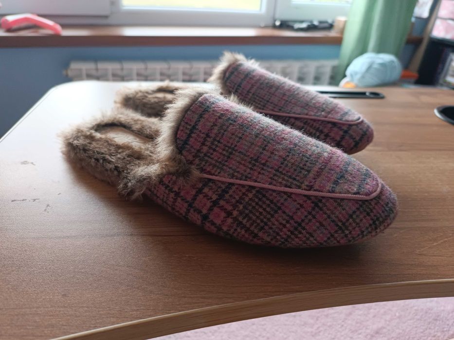 Jules - kapcie damskie różowe z futerkiem rozmiar 38 EUR