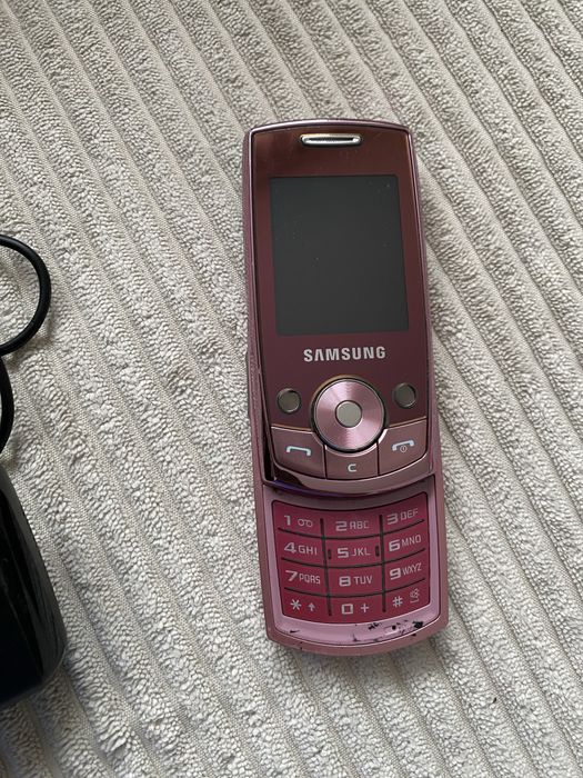 Telefon Samsung SGH-J700,