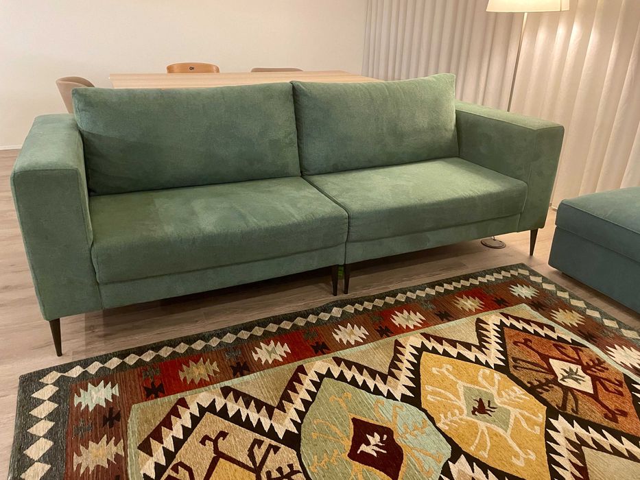 Sofá verde 3 lugares – como novo, moderno e confortável (Braga)