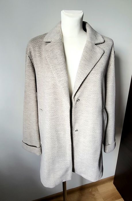 Płaszcz beżowy Bershka rozmiar M nowy