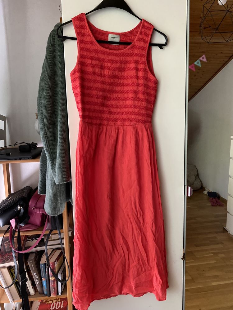 Czerwona sukienka vero moda 38 - M