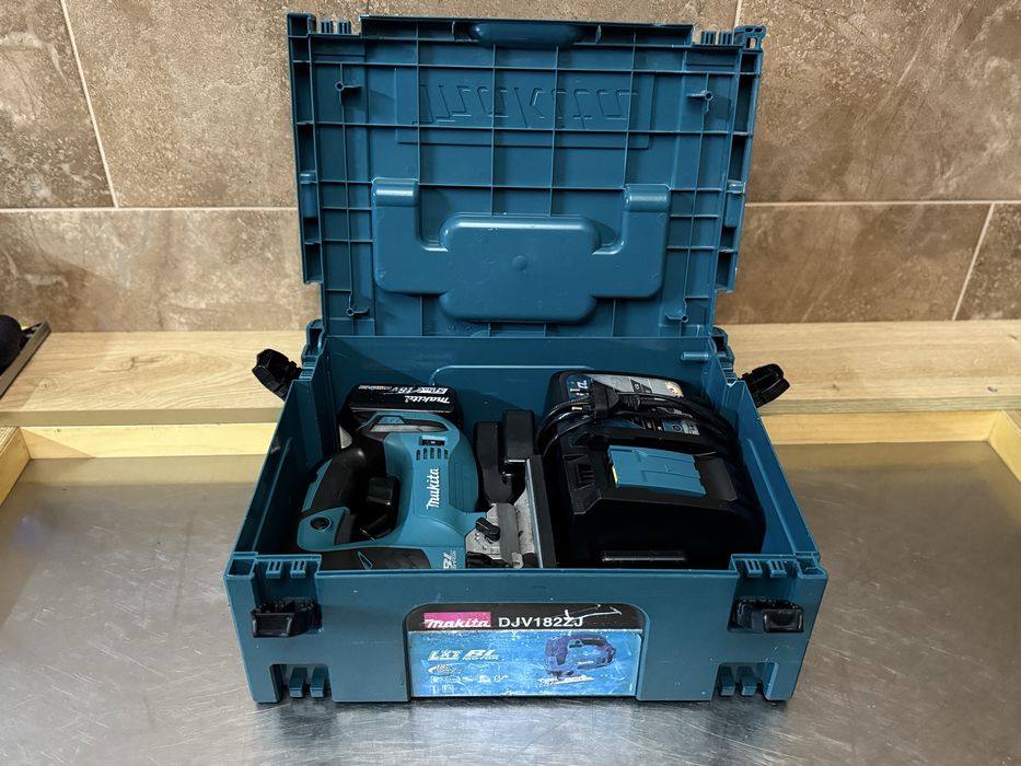 Акумуляторний лобзик Makita DJV 182