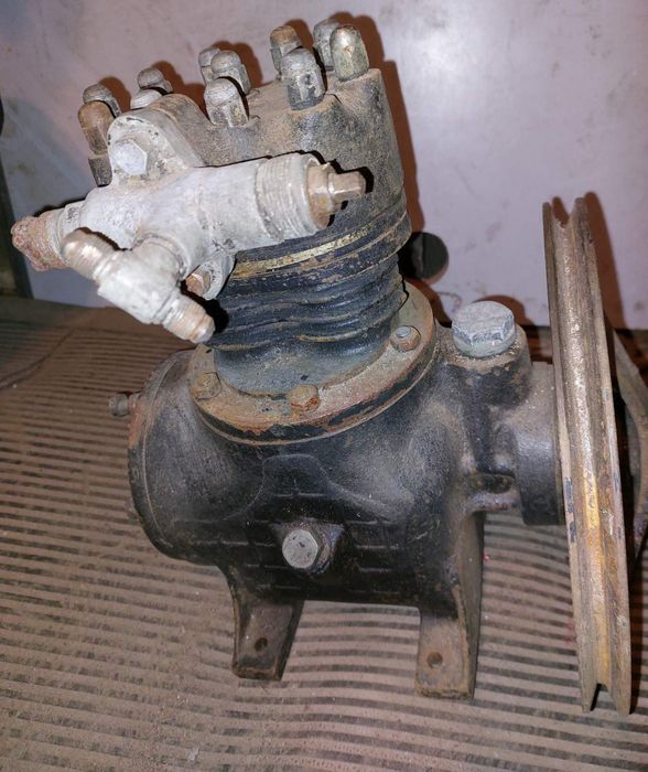 Продам компрессор бу