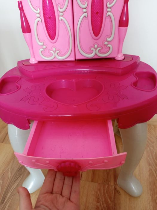 Toaletka dla dziewczynki