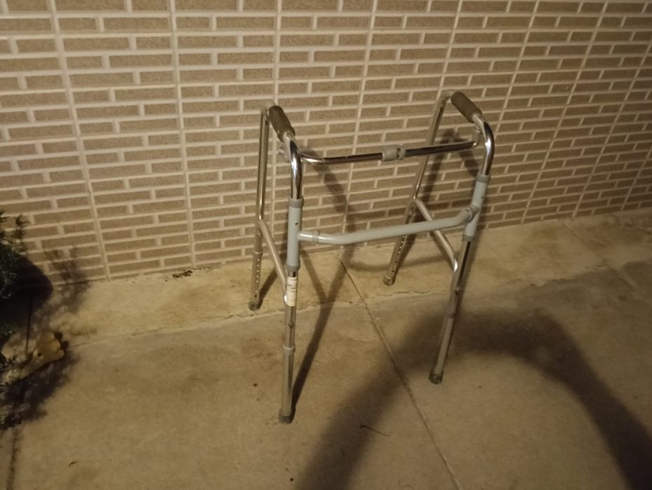 Andarilho de alumínio