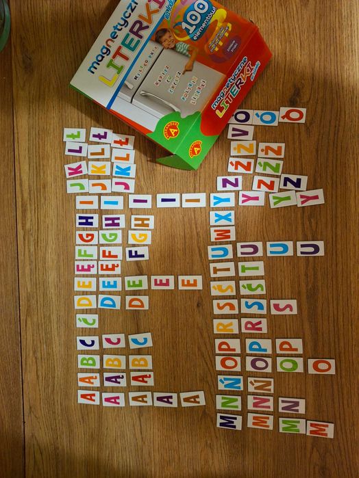 Magnetyczne literki na lodówkę