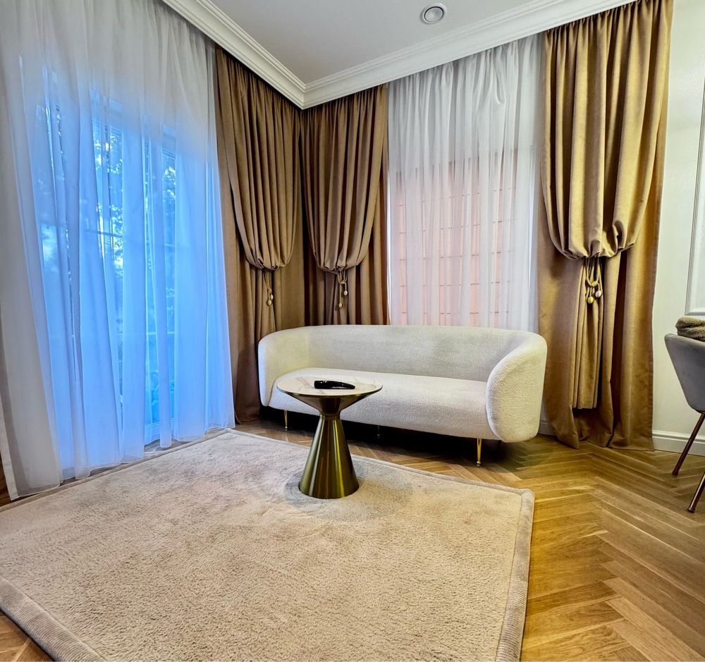 Trzyosobowa Sofa Bouncle glamour jak NOWA świeżo wyprana