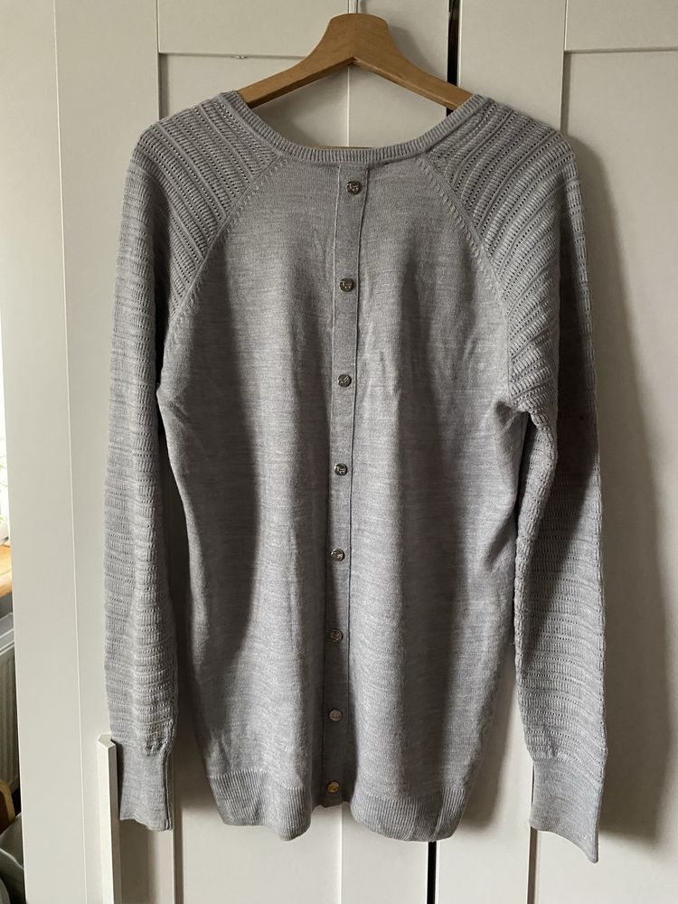 Szary lekki klasyczny sweter wełniany M/L stan idealny