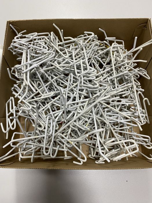 Гачок під фурнітуру