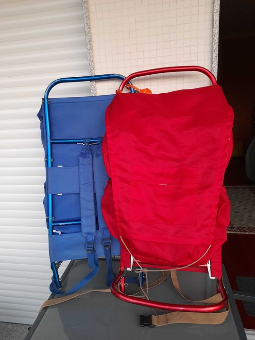 Mochilas ultra leves, cada 25 euros.