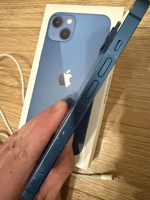 Oryginalny iPhone 13 niebieski w dobrym stanie