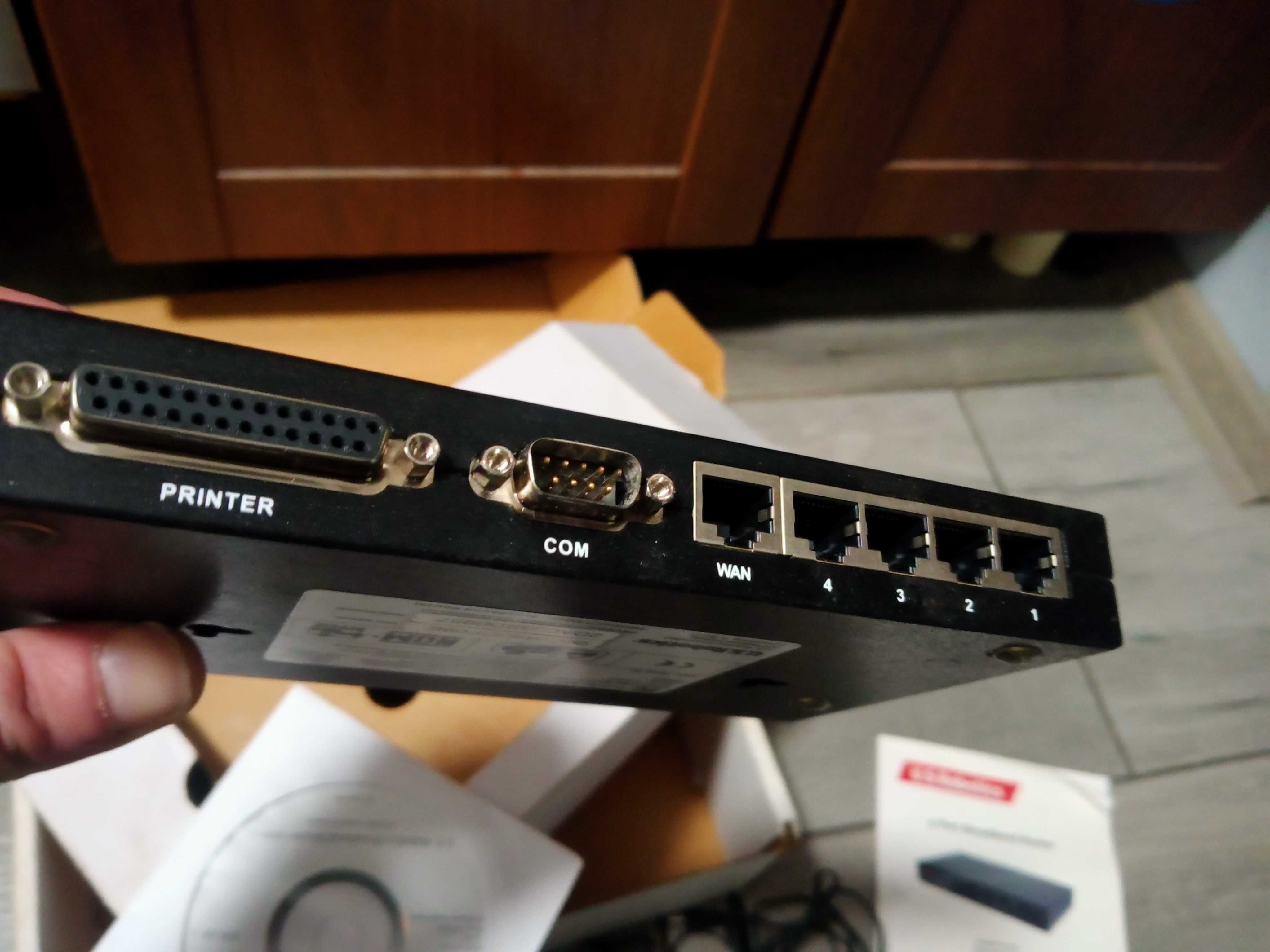 Router U.S.ROBOTICS 8000-02