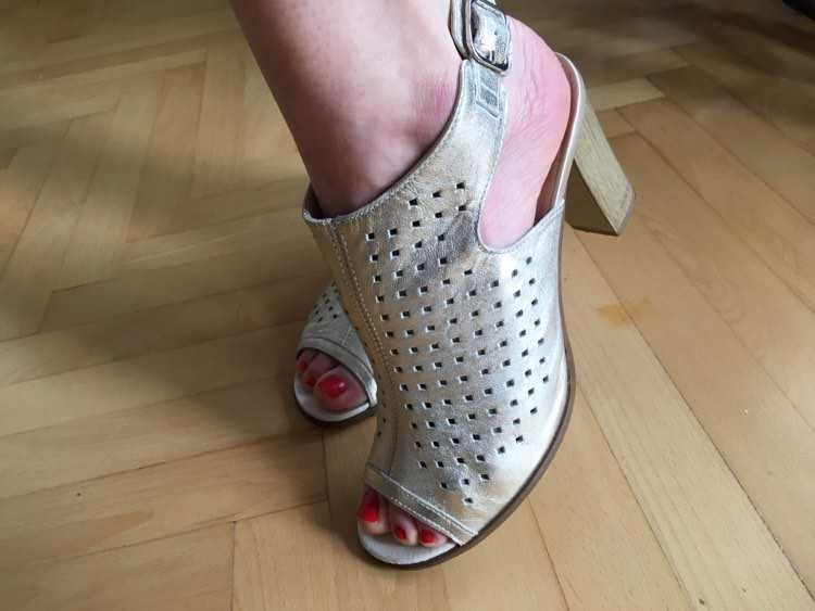 Złote sandały na słupku, Lasocki, rozm 39