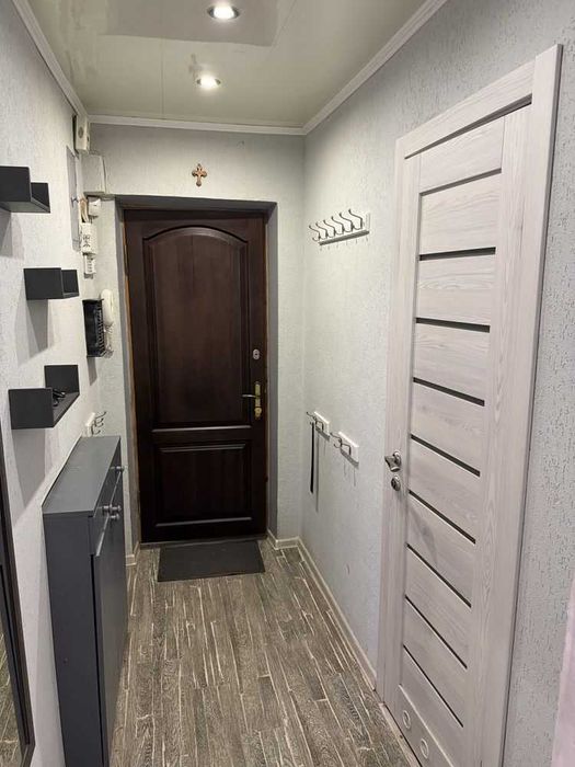 Продам 3х комнатную квартиру.  Шевченковский район. Метро 23 Августа.