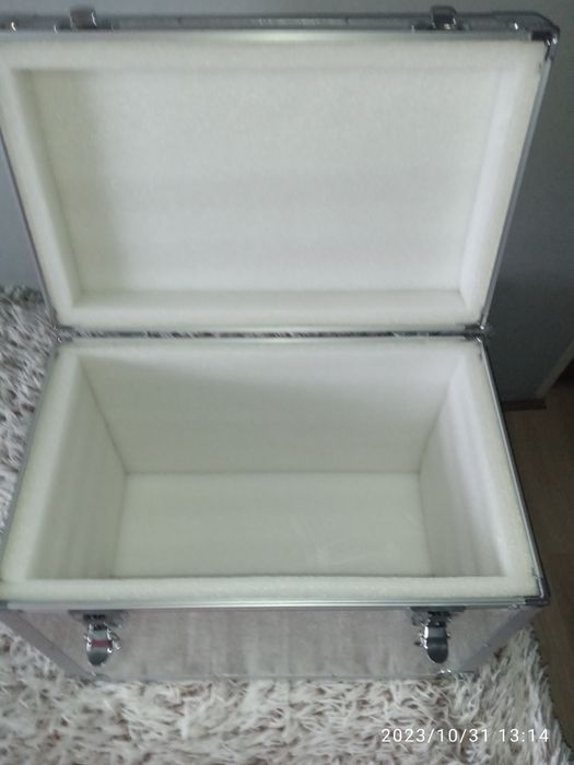 Kufer aluminiowy