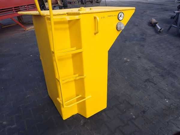Ładowarka Ł-34 Stalowa Wola HSW - Zbiornik Hydrauliczny z drabinką