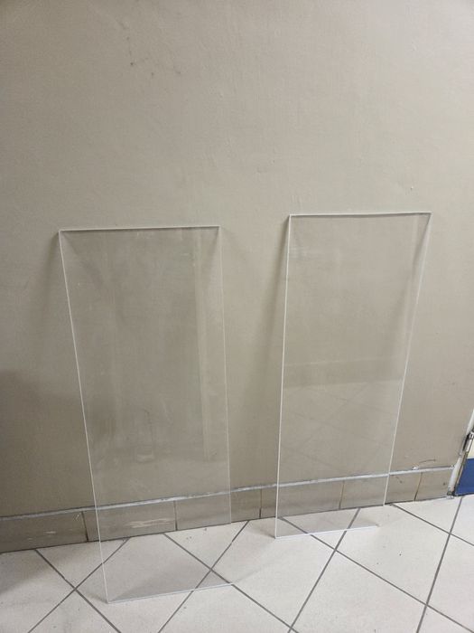 Używane pleksi widoczne ślady użytkowania