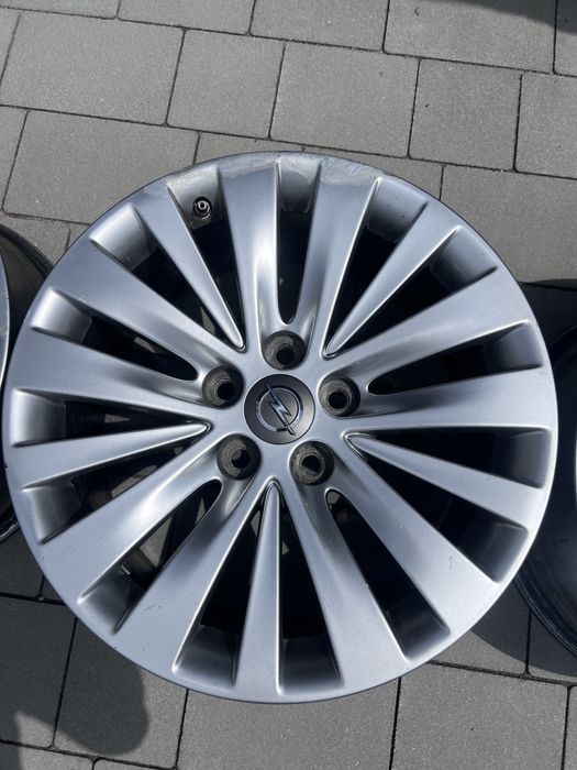 Диски опель інсігнія, opel insignia R18•8j 120*5 ET42 2 шини pirelli