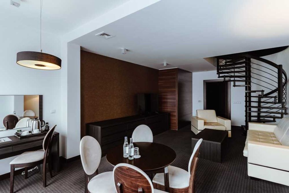 ŚWIĘTA  HOTEL 4* domki noclegi  pokoje KOLACJA kulig basen jacuzzi LAS