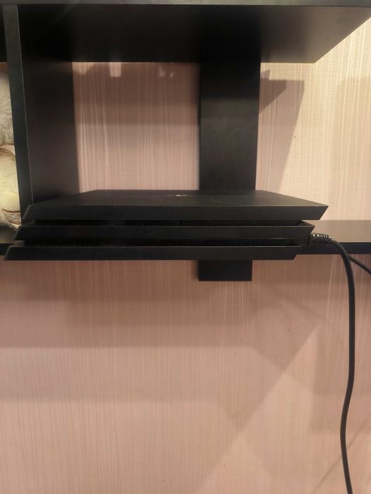 Продам playstation 4 pro