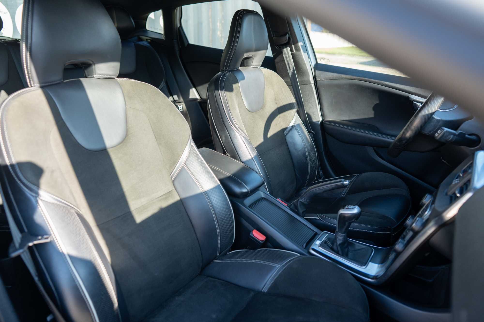 VOLVO V40 2.0 D2 120KM R-DESIGN * xenon * alcantara * navi * felgi 18