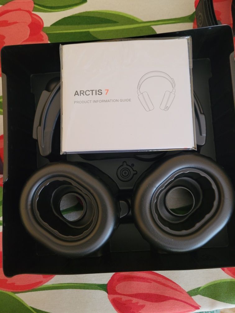 Najlepszy bezprzewodowy zestaw słuchawkowy STEELSERIES ARCTIS 7