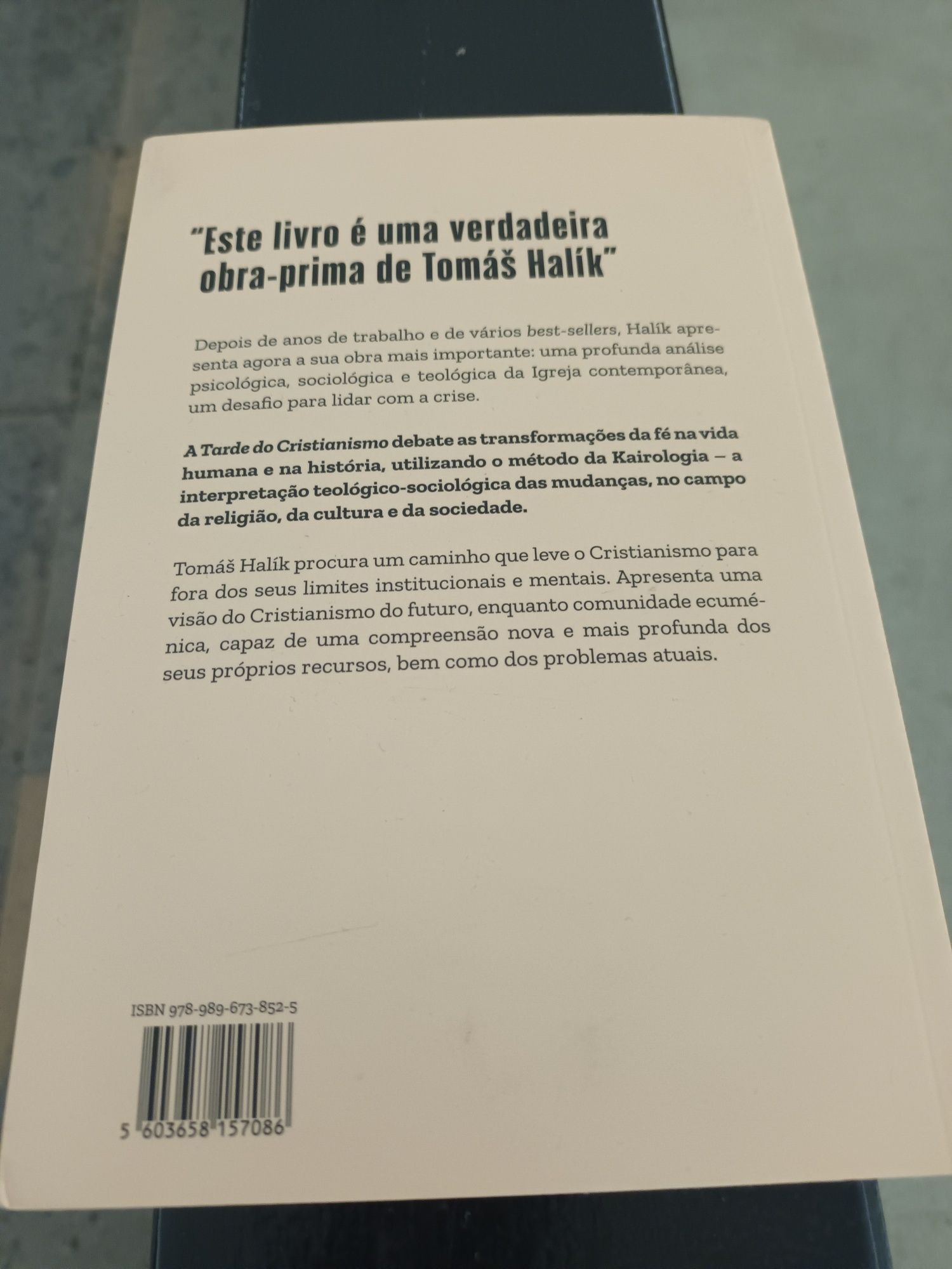 Vendo este livro novo. Por apenas 10euros