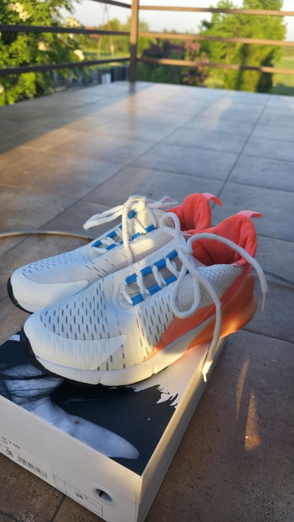 Białe buty sportowe damskie do biegania na siłownię