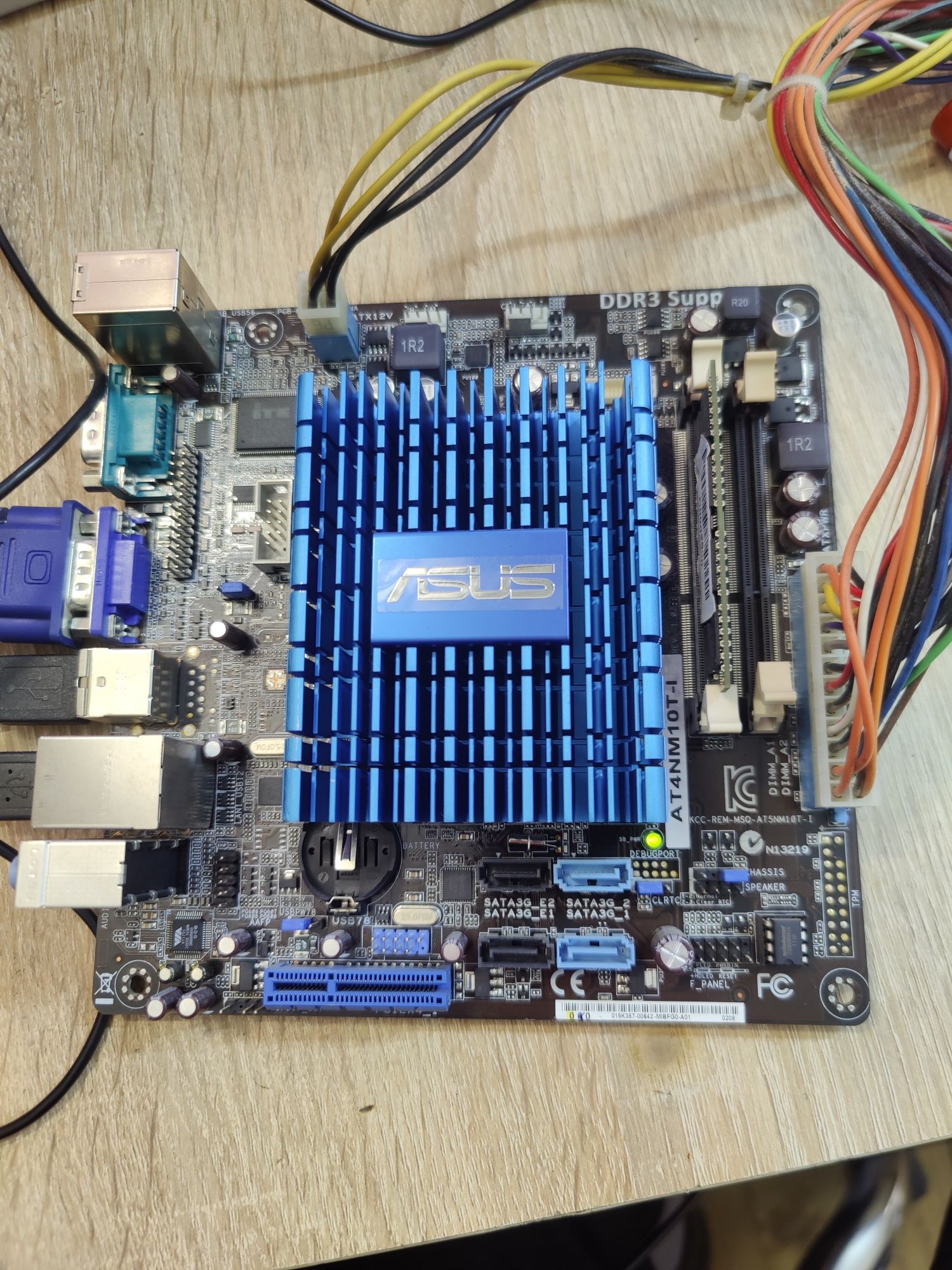 Asus mini atx AT4NM10T-1