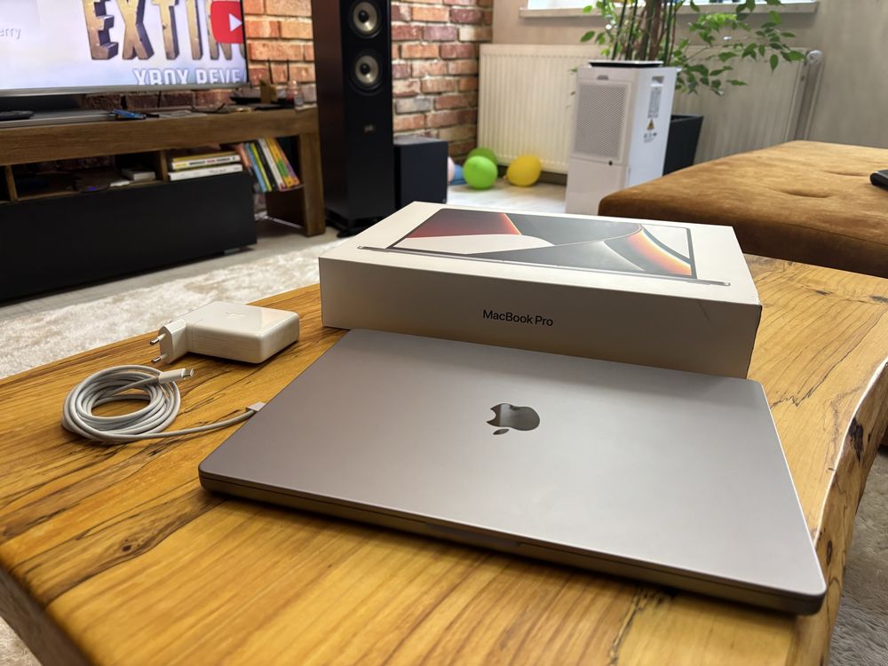 Macbook Pro m1 pro  16/1000 swietny stan